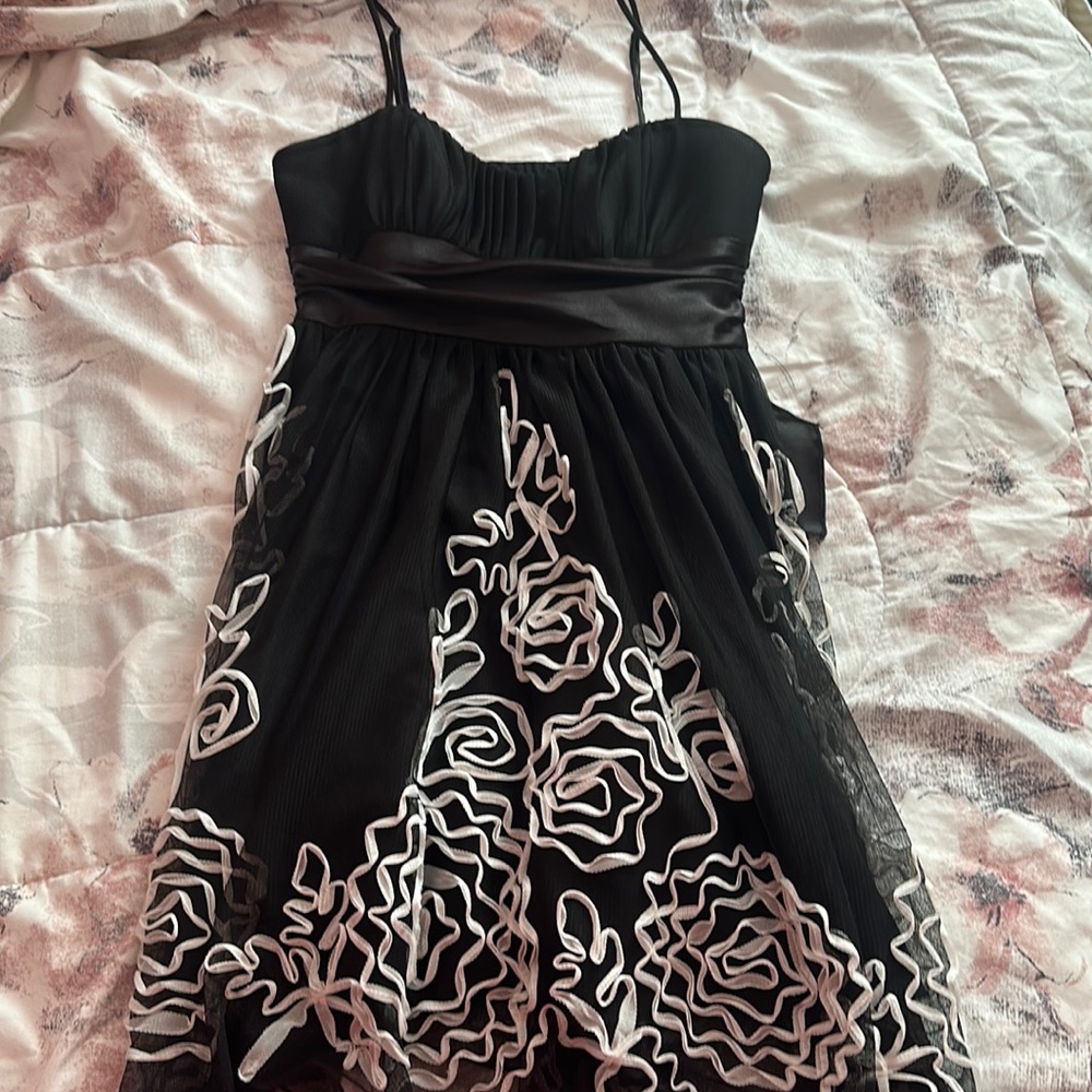 Beautiful formal black dress!!